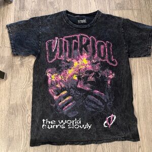 size L
vitriol graphic T-Shirt